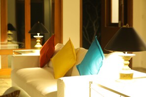 Lounge - Makuludola Bungalow (Malimbada)