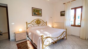 1 bedroom, WiFi, bed sheets - Apartment Lo Scoglio in Portoferraio (Portoferraio)