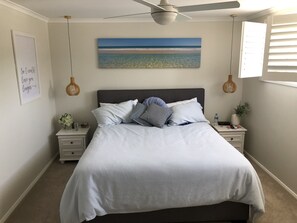 4 slaapkamers, een strijkplank/strijkijzer, wifi, beddengoed