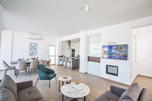 Smart-TV, Musikbibliothek, Videothek