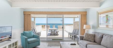 Télévision à écran plat, lecteur de DVD