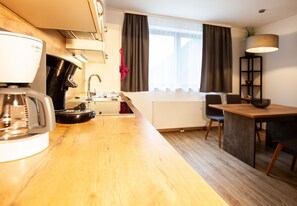 Kühlschrank, Mikrowelle, Geschirrspüler