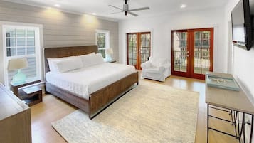 4 bedrooms, iron/ironing board, free WiFi, bed sheets