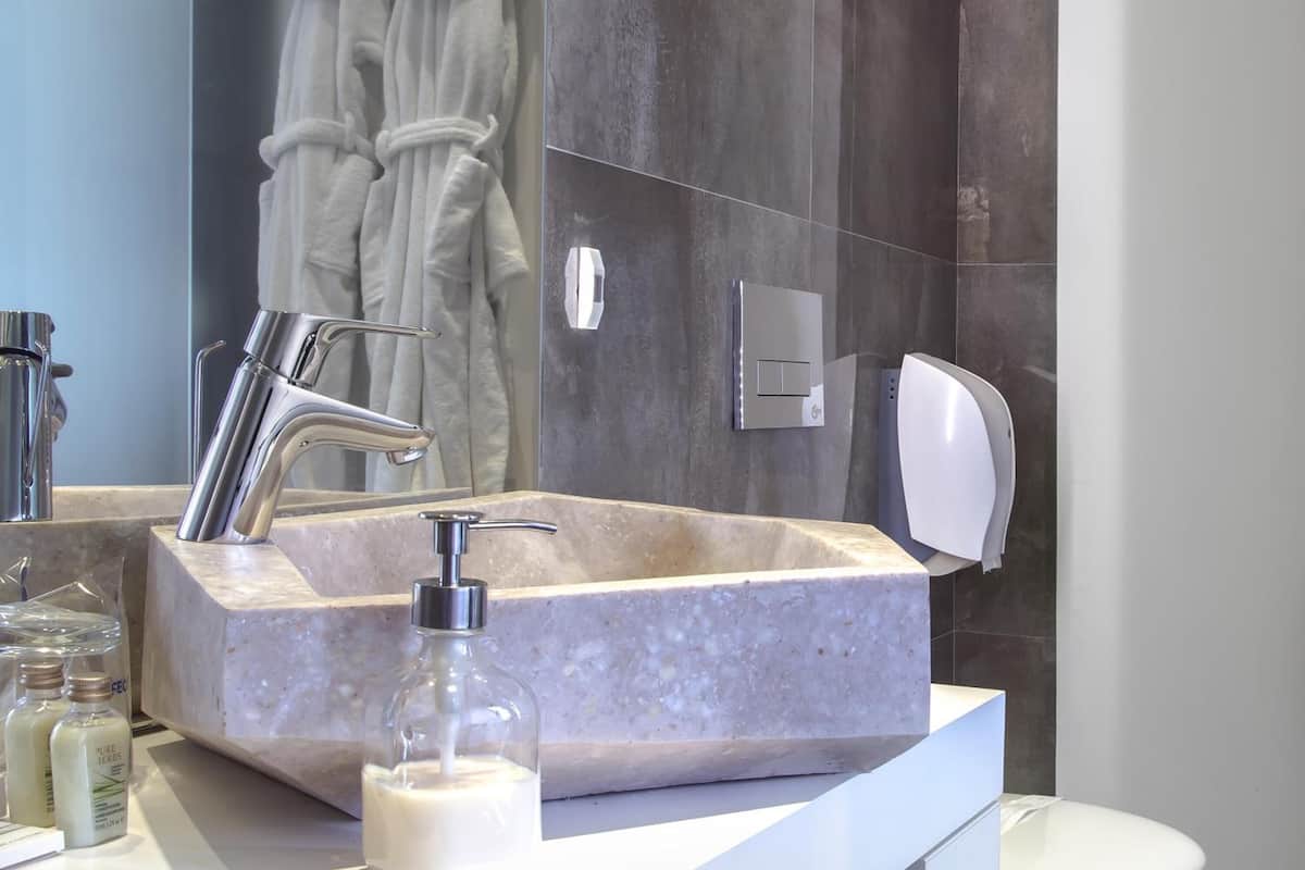 shower, free toiletries, hair dryer, bathrobes