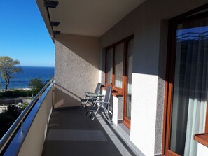 المنطقة المحيطة بالمنشأ�ة