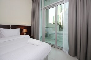 3 bedrooms, free WiFi, bed sheets - Town House In Dubai Marina Walk (Dubai)