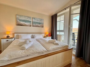2 Schlafzimmer, Reisekinderbett, WLAN, Bettwäsche