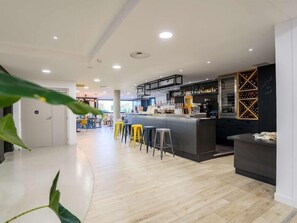 Bar (on property) - Campanile Marseille Est - Aubagne (Aubagne)