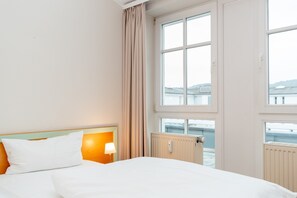 2 Schlafzimmer, Reisekinderbett, WLAN, Bettwäsche