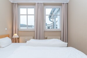 3 bedrooms, travel cot, WiFi, bed sheets - Apartment 386, Seepark Sellin - Apartment 386, House Having (Sellin)