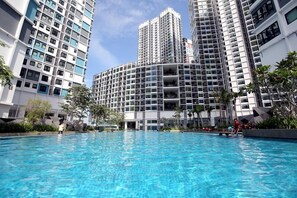 Outdoor pool - I-City by Landmark (Shah Alam)
