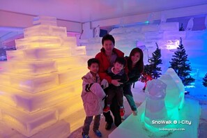 住宿正面 (夜晚)