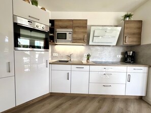 Køleskab, mikrobølgeovn, ovn, opvaskemaskine