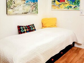 1 habitación y ropa de cama 