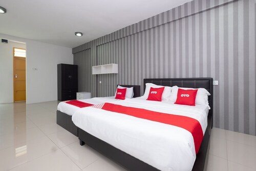 OYO 90054 Summer Inn