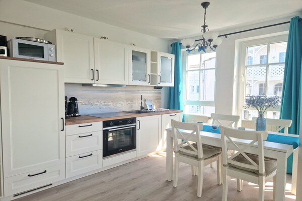 Køleskab, mikrobølgeovn, ovn, opvaskemaskine