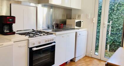 Maison conviviale Ă Arcachon-le-Moulleau, Ă 150m de la plage, jardin, parking, 2 chambres