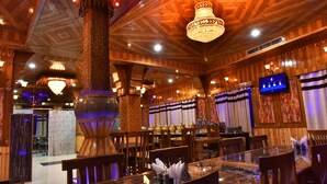 Restaurant - HOTEL SHIMLA HILLS INTERNATIONAL (Theog)