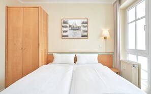 2 Schlafzimmer, Reisekinderbett, WLAN, Bettwäsche