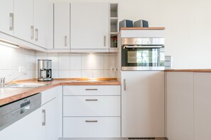 Køleskab, mikrobølgeovn, ovn, opvaskemaskine