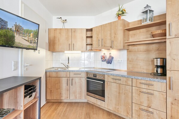 Køleskab, mikrobølgeovn, ovn, opvaskemaskine