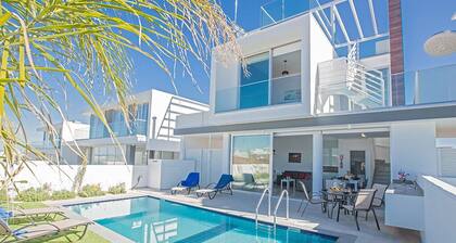 Villa Natasa, upouusi, nykyaikainen 2BDR Protaras huvila yksityisellä uima-altaalla