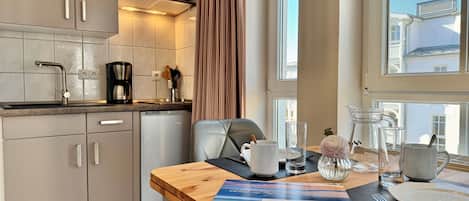 Fridge, microwave, coffee/tea maker, electric kettle