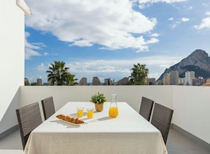 Outdoor dining - Villa COZUMEL by Abahana Villas (Calpe)
