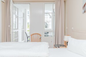 2 bedrooms, travel crib, WiFi, bed sheets - Apartment 503, Seepark Sellin - Apartment 503, House Göhren (Sellin)