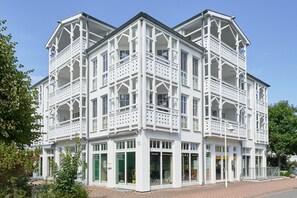 Esterni
