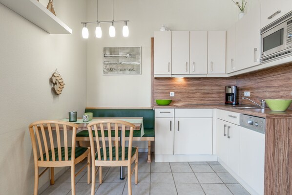 Fridge, microwave, dishwasher, coffee/tea maker