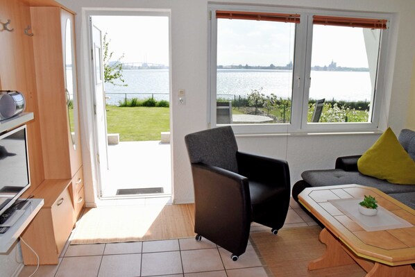 Unclassified image, 1 of 24, button