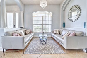 Smart-TV, TV-spill, DVD-spiller og bordtennis