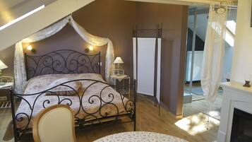 4 slaapkamers, geluiddichte muren, een strijkplank/strijkijzer, wifi