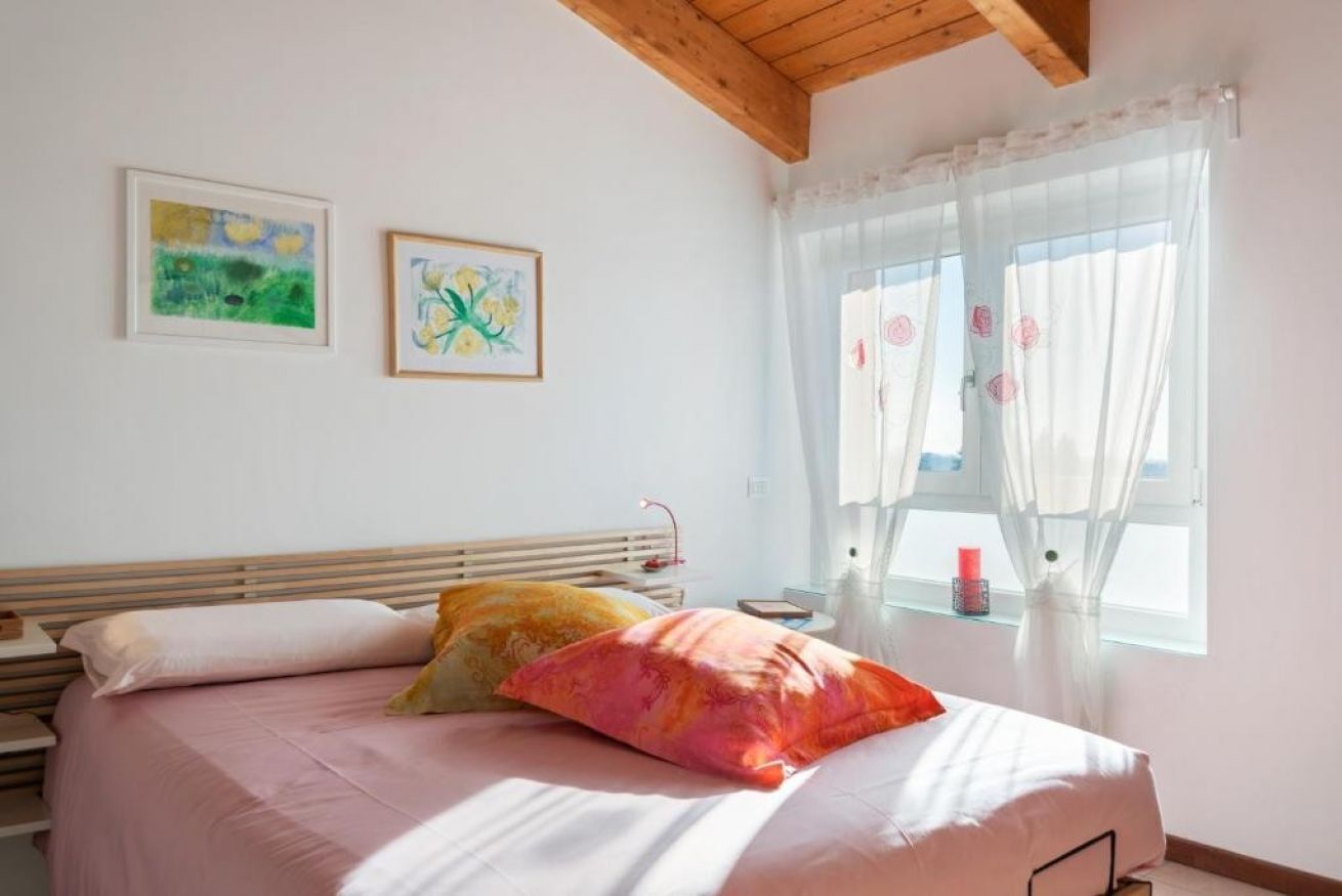 1 slaapkamer, een strijkplank/strijkijzer, wifi, beddengoed