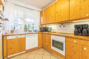 Unclassified image, 5 of 33, button - Anneke - Hus Anneke, Germany (Wittmund)