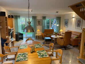 Unclassified image, 3 of 33, button