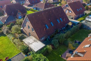 Unclassified image, 4 of 33, button