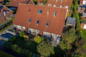 Unclassified image, 4 of 33, button