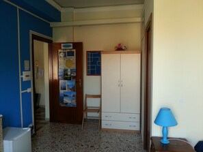 Club kamer, 1 twee- of 2 eenpersoonsbedden | Kamervoorziening