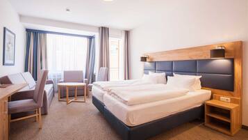 1 Schlafzimmer, Schreibtisch, WLAN, Bettwäsche