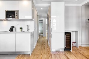 Fridge, microwave, oven, dishwasher - Lisbon, beautiful 2 bedroom apartment with views in Rua Augusta, Lisbon (Lisboa ciudad)