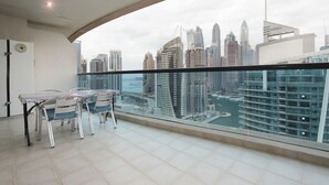 Unclassified image, 4 of 17, button - Cozy 1BR in Marina Walk with Balcony (Dubai)
