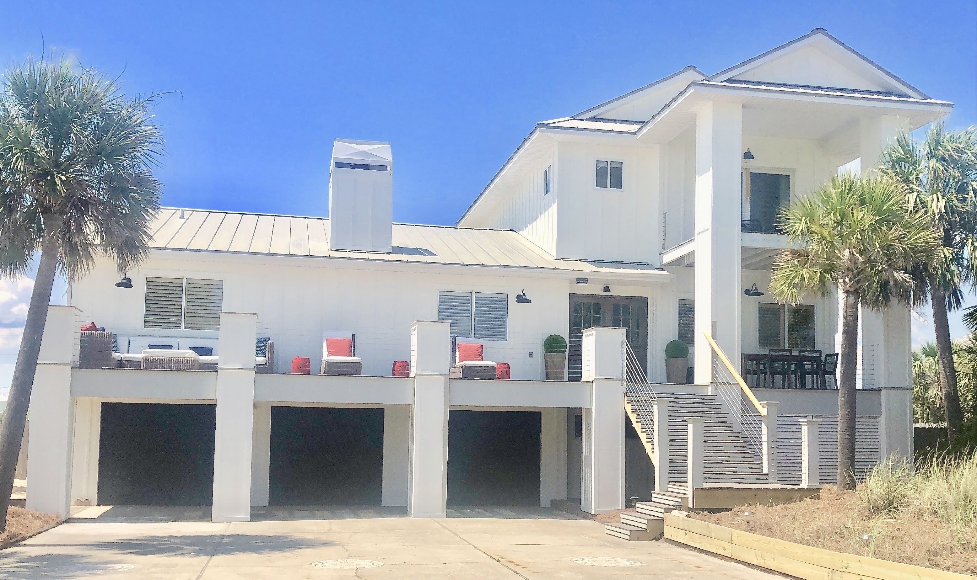Pensacola Beach....2 min walk to the gulf on paved path...5 Bed/ 4 BathSleeps 16