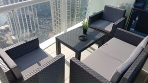 Comfort Apartment | Balcony - Beautiful 1Bedroom apartment Near Metro (Dubai)