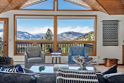 Primavista Luxury At Windcliff 3 Bedroom Condo by RedAwning