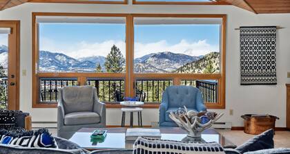 Primavista Luxury At Windcliff 3 Bedroom Condo by RedAwning