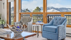 Interior - Primavista Luxury At Windcliff 3 Bedroom Condo by RedAwning (Estes Park)