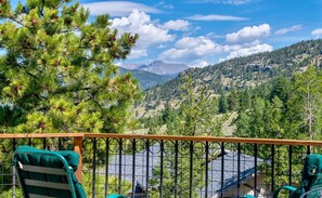 House, 3 Bedrooms | Balcony