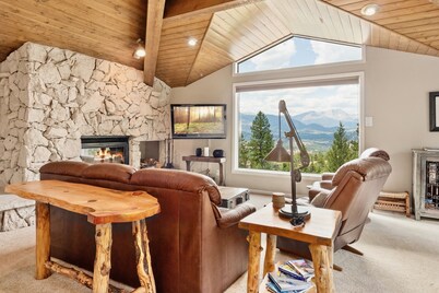 Wanderlust Luxury Vacation At Windcliff 3 Bedroom Condo by RedAwning